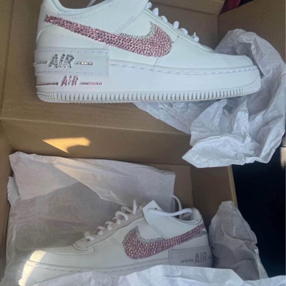 Nike Women's White and Pink Sparkle Sneakers